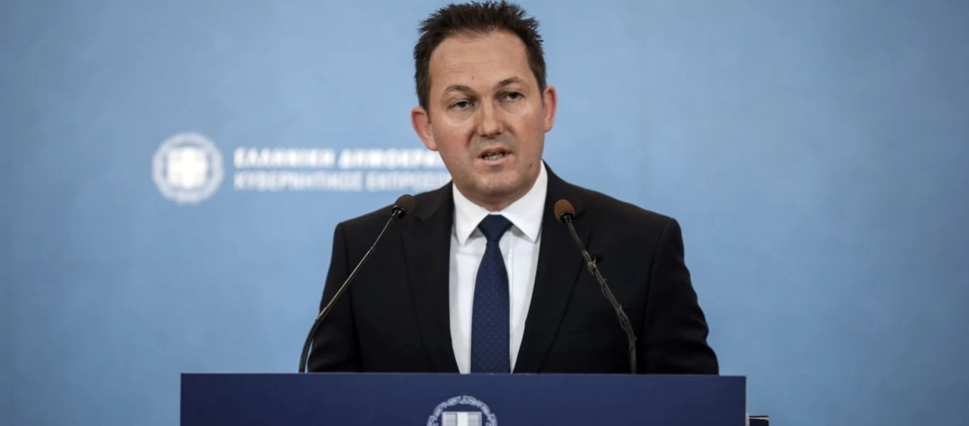 Σ. Πέτσας για επιθέσεις σε γραφεία βουλευτών: «Κατανοούμε την αγάπη των οπαδών αλλά είναι απαράδεκτη η χρήση βίας»